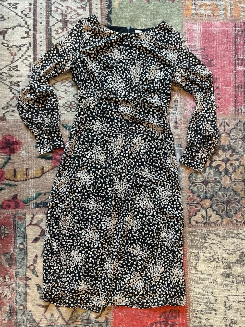 Black Daisy-Cluster Long Sleeve Midi Dress
